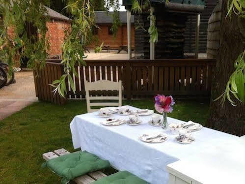 Cider Cottages Burley Bagian luar foto